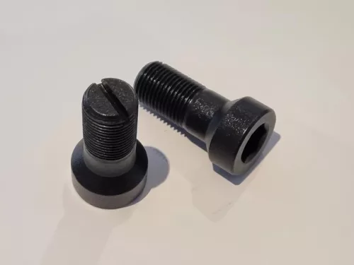 23 - Special screws (5 pcs.) for blade mounting