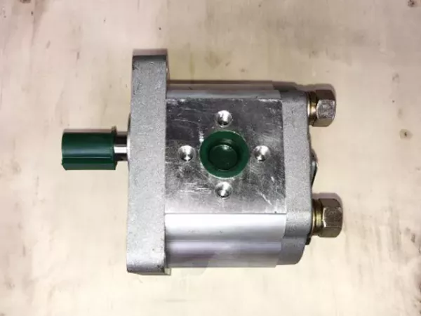 03-4 – Hydraulic Pump BX52RS-H